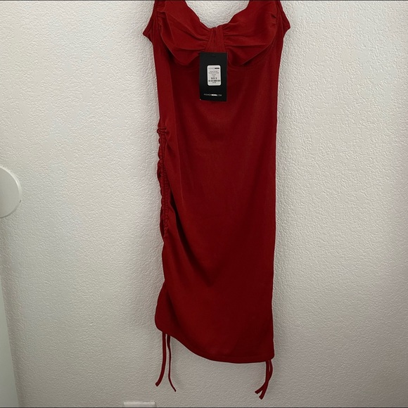 Fashion nova burnt orange dress with details on the sides - Picture 2 of 3